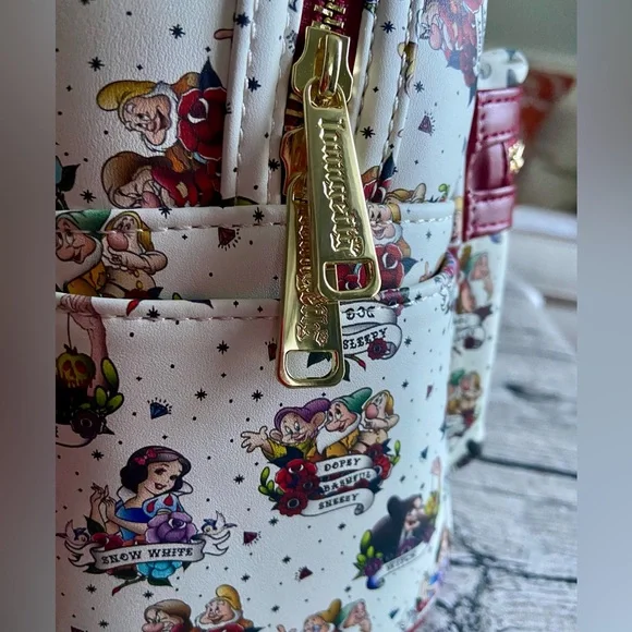NWT! Disney Princess COLLECTION EXCLUSIVE Snow White Backpack - Picture 5 of 8